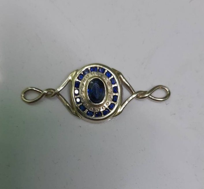 Naszyjnik na modelce